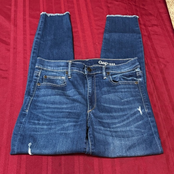 GAP 1969 Slightly Distressed Skinny Jeans - Picture 3 of 6